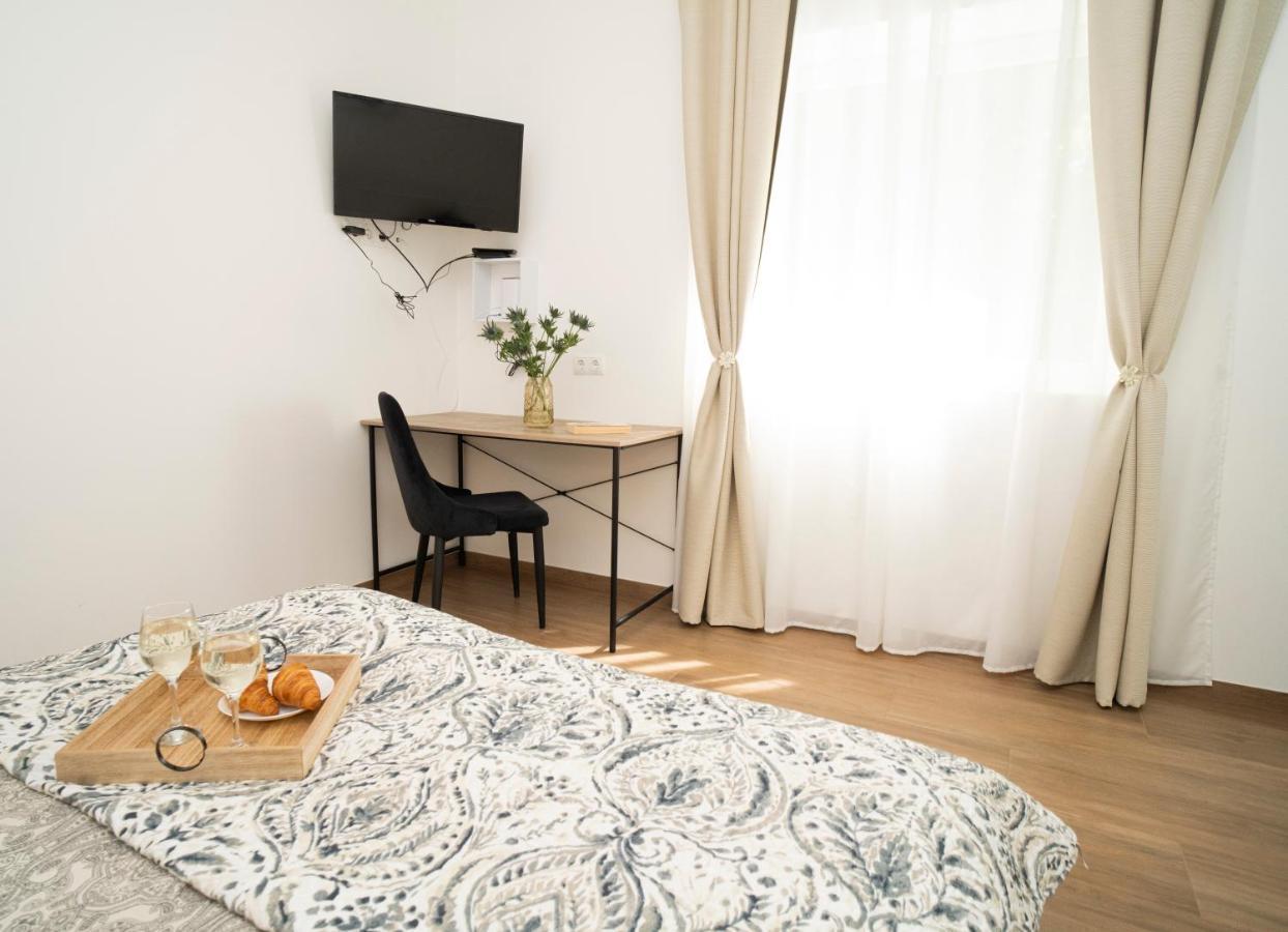 Downhill Apartment With A Private Terrace Kowno Zewnętrze zdjęcie